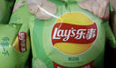乐事（Lay's）薯片 香辣小龙虾味 135克 休闲零食 膨化食品 实拍图