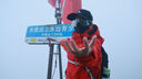 骆驼（CAMEL）三防冲锋衣户外登山服防风防水防污三合一运动外套 AD12263514X,抓绒内胆耀眼红男女 XS 实拍图
