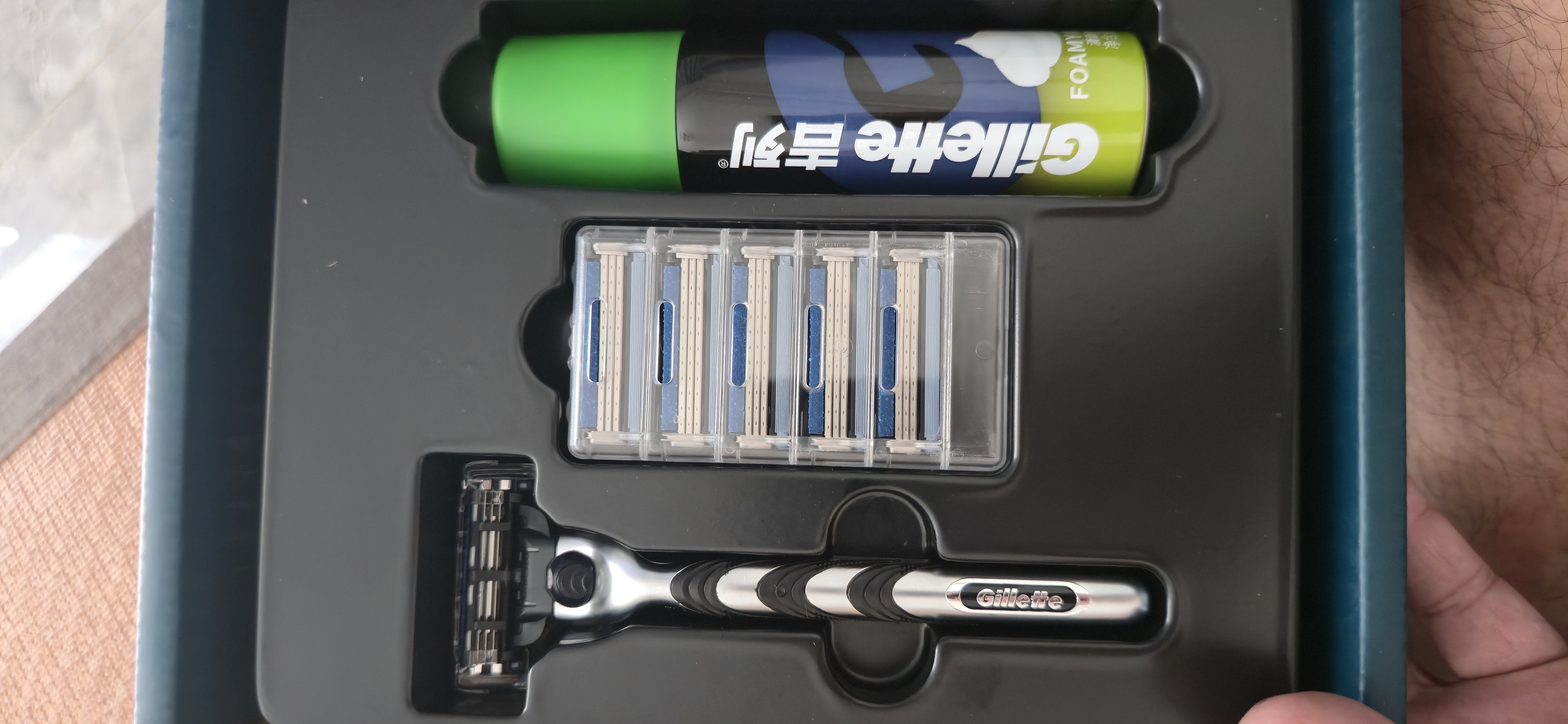 吉列剃须刀手动 锋速 1刀架6刀头+50g剃须膏 3层刀片 刮胡刀手动 自用送礼礼盒 送男友 生日礼物送男生 实拍图
