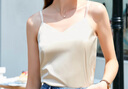 百图betu女装夏季新款吊带衫丝质缎面美背交叉带V领背心女2304T58 白色 XS 实拍图