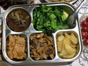 美厨（maxcook）304不锈钢饭盒 加大加深五格学生饭盒2L配餐具汤碗保温袋MCFT8772 实拍图
