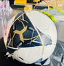 卡尔美（KELME）足球5号比赛训练中考体育学生4号机缝耐磨专用球 黑金 实拍图
