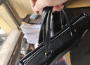 MOEPEQDAISHU男士手提包商务真皮公文包大容量休闲新款头层牛皮单肩斜挎电脑包 沉稳黑【头层牛皮】 大包14英寸 实拍图