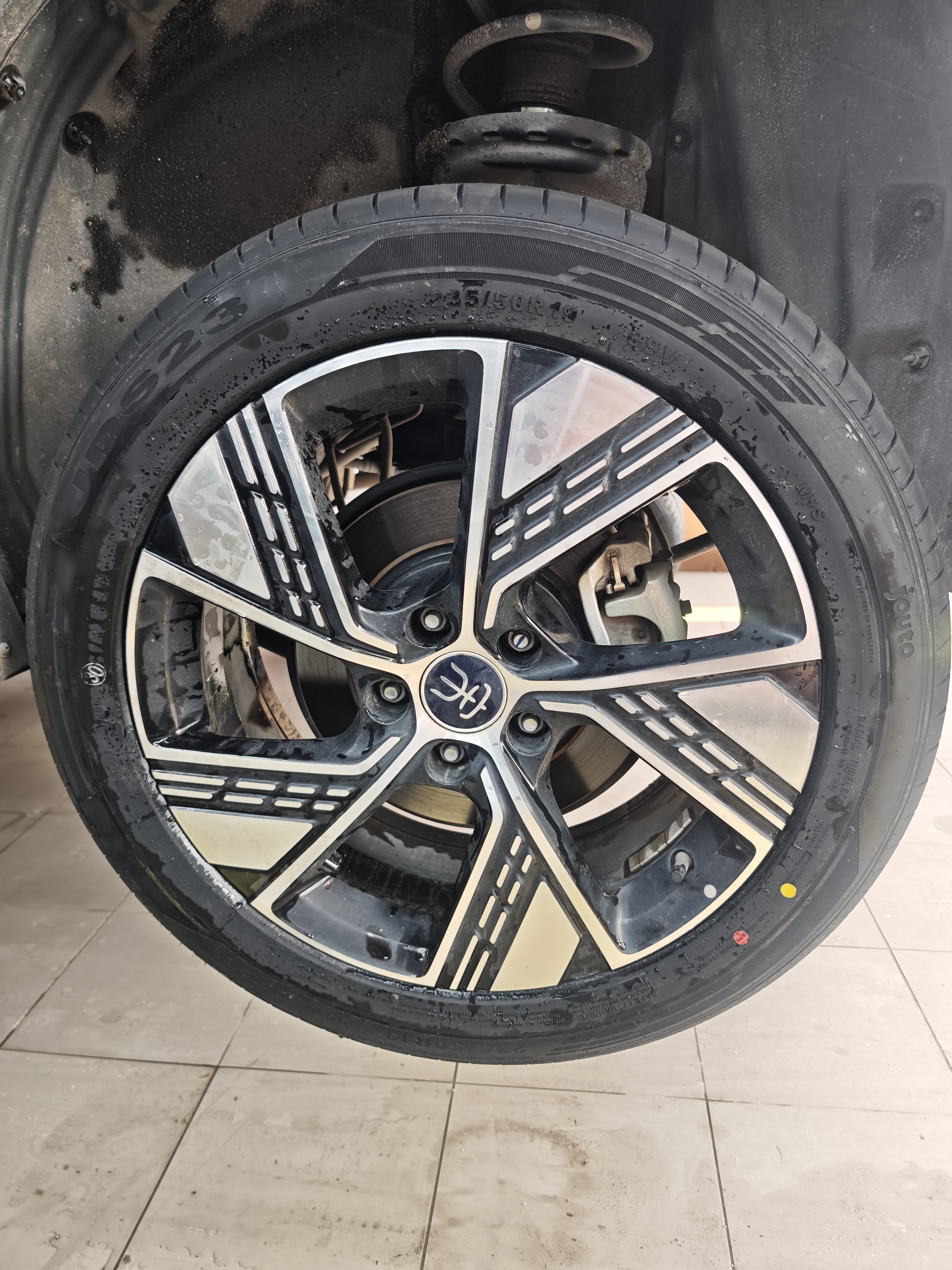 京安途（Jauto）轮胎235/50R19 99V JDS23 适配雷克萨斯LS/荣威RX5 实拍图