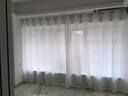 家菲（jiafei） 【伸缩杆+纱帘】透光不透人纱帘窗帘免打孔易安装伸缩杆卧室飘窗 加厚麻纱--白色-带杆 (墙宽3.1-3.6米)(高2.5米2片） 实拍图