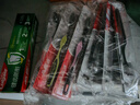 高露洁（Colgate）细毛护龈备长炭软毛成人牙刷12支家庭装款式颜色随机发货京东自营 实拍图