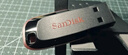 闪迪（SanDisk）16GB USB2.0 U盘 CZ50酷刃 黑红色 小巧便携 时尚设计 安全加密软件 实拍图