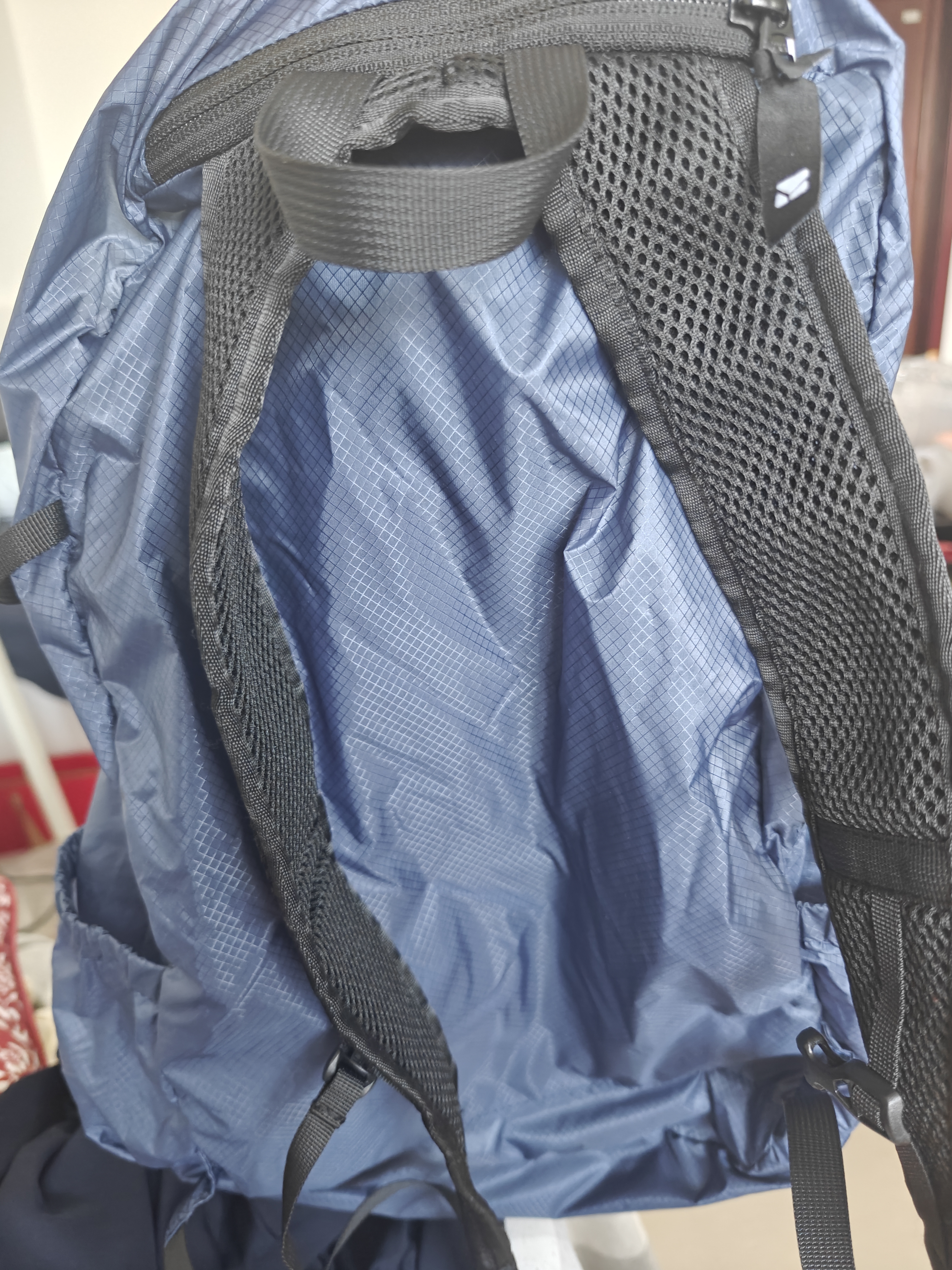 牧高笛冷山轻羽皮肤包 户外超轻防水折叠背包旅行通勤双肩包20L 【拉链款】深海蓝 实拍图