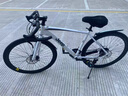 Jeep吉普公路自行车男女变速700C细轮碟刹弯把跑车越野学生赛车速飞 直把-黑色 21速高配 26英寸 实拍图