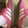 adidas「T头鞋」BARREDA板鞋德训鞋男女阿迪达斯轻运动 粉色/汉玉白/树脂黄   43 实拍图
