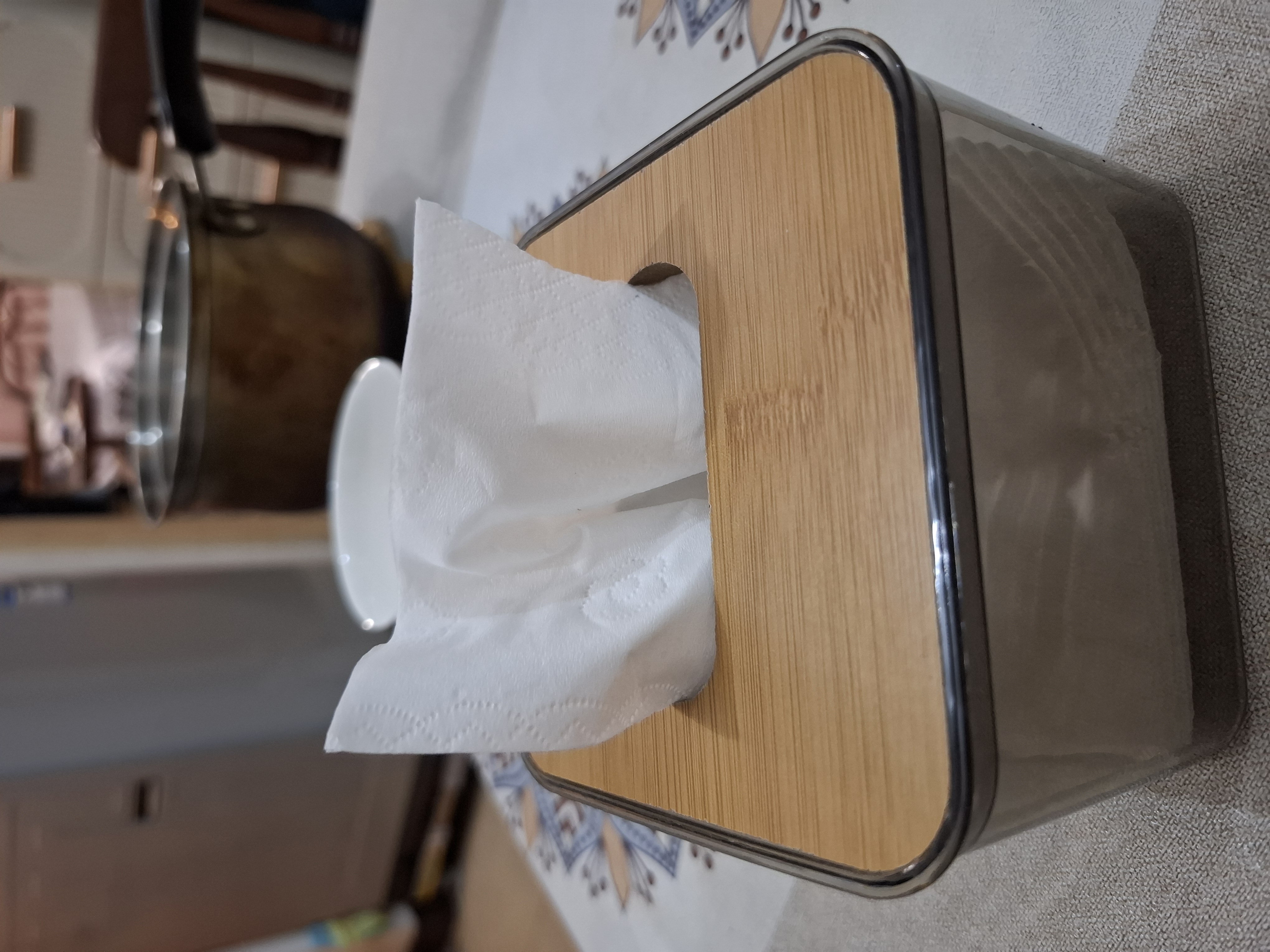 京东物流 透明木盖纸巾盒客厅家用抽纸盒轻奢高级感茶几透明带盖 小号方形（11.5*8.5*11.5cm） 实拍图