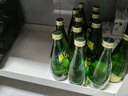 巴黎水（Perrier）法国原装进口 巴黎水气泡天然矿泉水小瓶 充气玻璃瓶饮用矿泉水 柠檬味 330ml*24 保质期至8到9月 实拍图