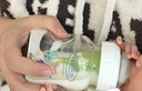布朗博士玻璃奶瓶 0-3月新生婴儿防胀气防呛 宽口径奶瓶150ml 萌兔 实拍图