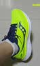 SAUCONY菁华15跑鞋男轻量缓震透气专业运动训练运动鞋Kinvara 15 荧光绿兰220 44.5 实拍图