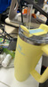 STANLEY巨无霸吸管杯水杯保温杯大容量办公车载不锈钢杯子887ML-柚黄 实拍图