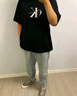 Calvin KleinJeans25春夏男女情侣休闲ck字母纯棉落肩袖宽松短袖T恤4RAB823 UB1-太空黑 L 实拍图
