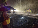 天堂 双人晴雨伞三折 晴雨伞三折10骨超大加固黑胶防晒伞 曜石黑 实拍图