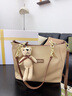 纪诗哲包包女包轻奢侈2025年新款女士单肩斜挎托特包送老婆女友生日礼物 卡其色【2025年百搭时尚款】 【品牌礼盒装】 实拍图