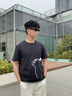 真维斯（Jeanswest）冰丝中袖男2025夏季简约印花宽松冰感速干短袖T恤男士大码上衣服 黑色(月下猫胸标_右下标) L (175) (收藏加购优先发) 实拍图