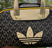 阿迪达斯（adidas）三叶草女包单肩包女子MINI BOWLI 斜挎包新款复古印花潮流时尚包 JD5372 均码 约2.5L 实拍图