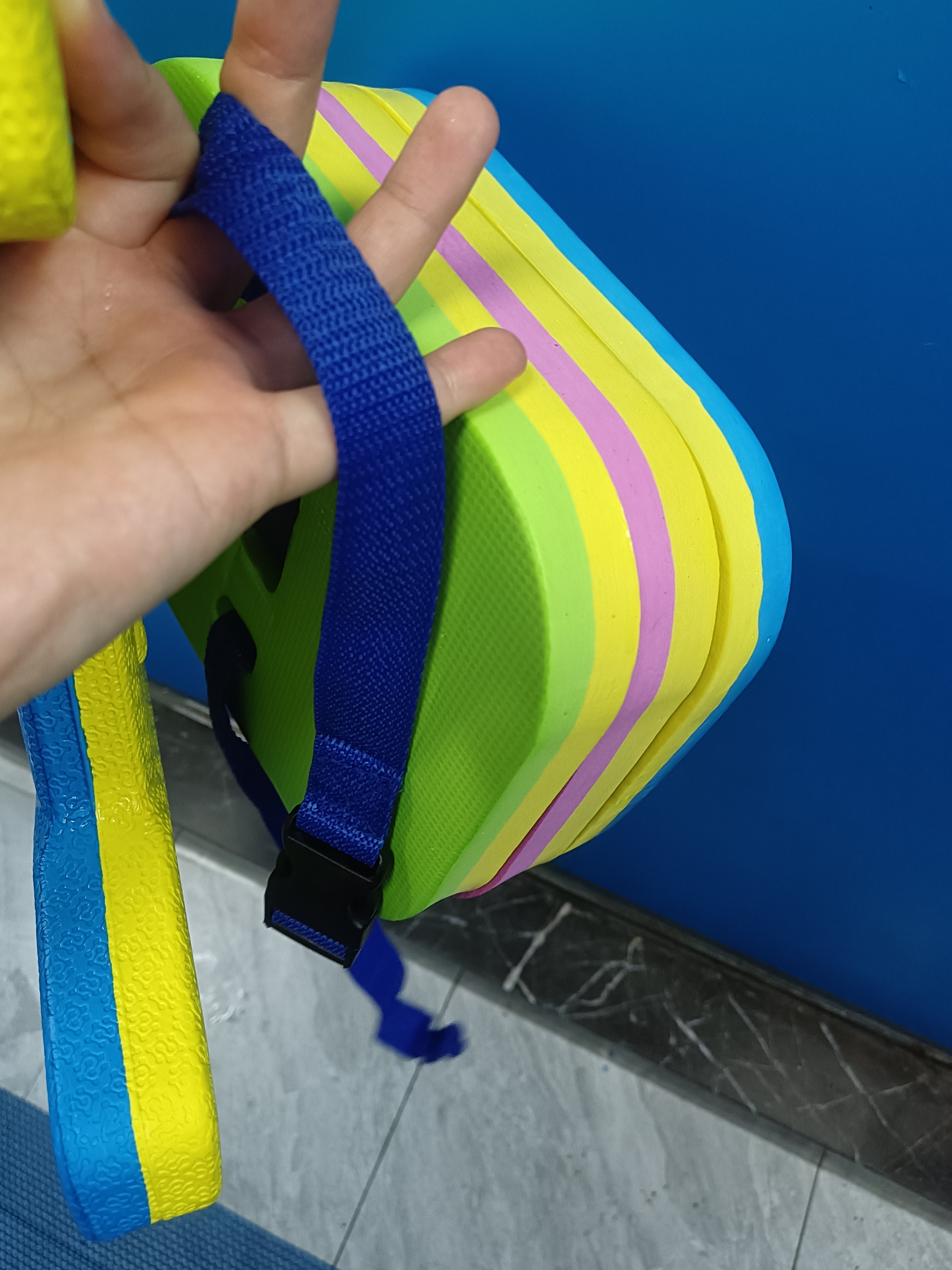 嗨小新游泳背漂大人儿童学游泳加厚浮板初学新手辅助训练漂浮板 儿童款背漂-彩色【儿童适用】 实拍图