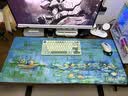 阿米洛（Varmilo） 阿米洛鼠标垫，桌垫办公，竞技鼠标垫，游戏垫，大鼠标垫 莫奈XL900*400*3mm 实拍图