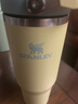 STANLEY拎拎杯吸管杯水杯保温杯大容量办公车载不锈钢杯子887ML-柚黄 实拍图