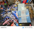 万代（BANDAI） 高达模型 mg  1/100 敢达模型拼装玩具 机甲机器人金刚玩具 MG 突击强袭自由 实拍图