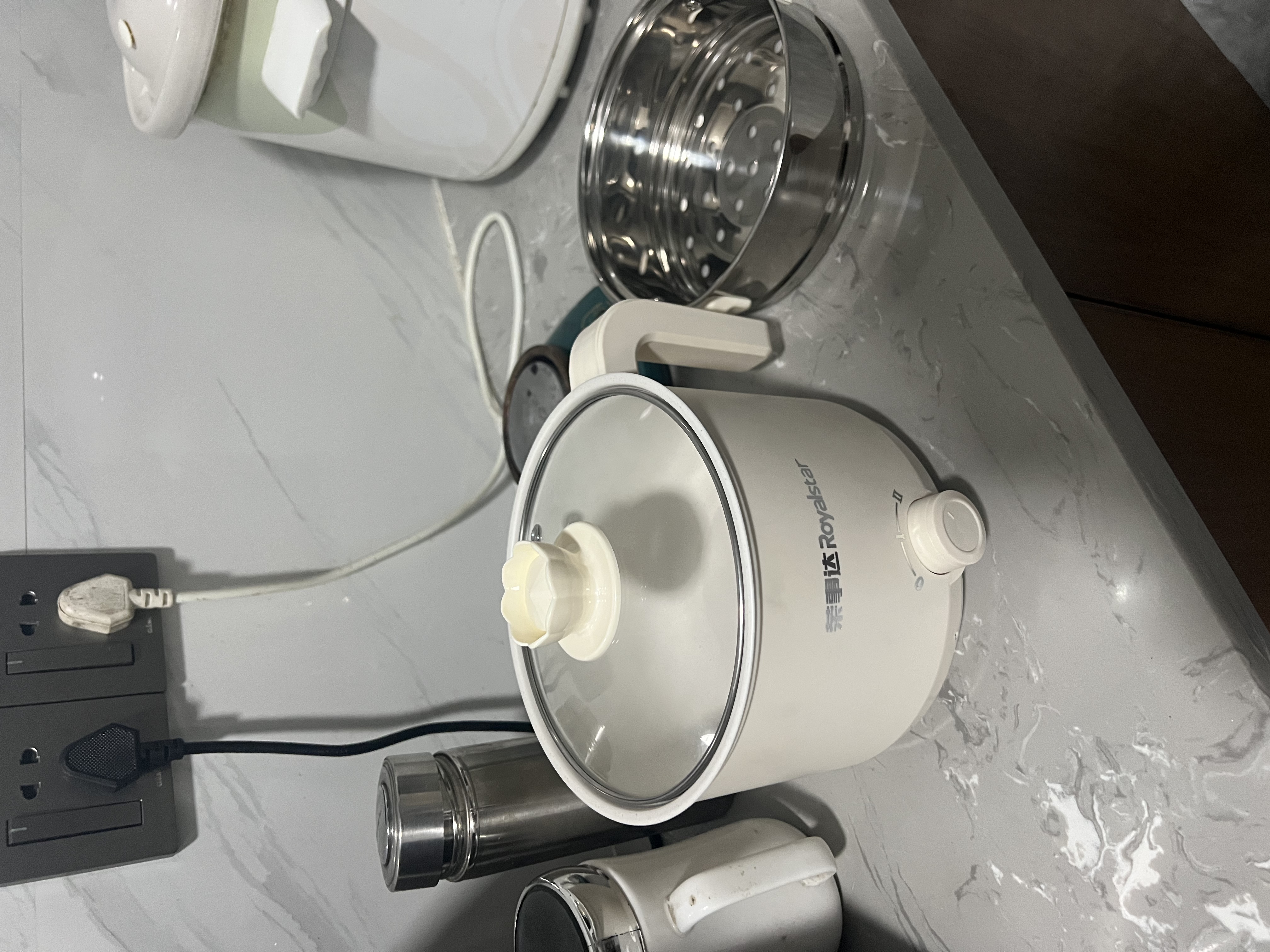 荣事达电煮锅多功能一体家用小型迷你学生宿舍一人食泡面电热火锅1-2人用不粘锅带不锈钢蒸笼送防水罩 2L 黑色内胆+不锈钢笼+1.5m线+防水罩 实拍图