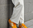adidas T头鞋 VL COURT复古板鞋德训鞋男女阿迪达斯轻运动   黄色/亮白/汉玉白(推荐女生选小半码)   42 实拍图