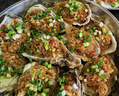 龙味福【活鲜】生蚝 乳山牡蛎 新鲜海蛎子生鲜贝类 【鲜肉多汁】2XL带箱5斤(15-18只) 实拍图