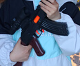 星优趣儿童玩具枪AK47突击步抢可发射软弹枪 男孩生日礼物 吃鸡游戏玩具 京闪送+手动30发AK木纹+软刀+靶 实拍图