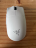 雷蛇（Razer）毒蝰v3pro专业版 轻量化无线游戏鼠标 人体工程学设计宏电竞鼠标  lol吃鸡CSGO瓦罗兰特鼠标 白色（轻约55克 自带8KHZ接收器） 实拍图