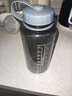 富光太空杯超大容量水杯男女便携抗摔塑料水瓶特大号运动杯子 1000毫升 灰黑色 105 实拍图