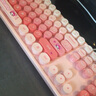 摩天手摩天手 sweet混彩 有线键盘 104键时尚女生办公静音游戏键盘 复古朋克电脑笔记本打字键盘 粉色混彩 有线 104键 实拍图