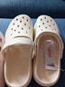 名创优品（MINISO）洞洞鞋女款2025新款eva防滑防臭沙滩鞋增高凉拖鞋女夏季外穿 卡其 42-43 实拍图