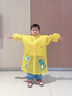 牧萌 儿童雨衣男女童带书包位宝宝幼儿园小学生雨鞋套装防水卡通雨披 活力黄恐龙 L码（建议身高105-115cm） 实拍图