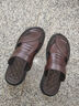 蜻蜓牌（DRAGON-FLY）夏季包头皮凉鞋男士真皮休闲户外防滑开车软底凉拖两穿爸爸沙滩鞋 棕色 （运动鞋码，脚胖选大一码） 42 实拍图