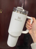 STANLEY巨无霸吸管杯水杯保温杯大容量办公车载不锈钢杯子887ML-霜白 实拍图