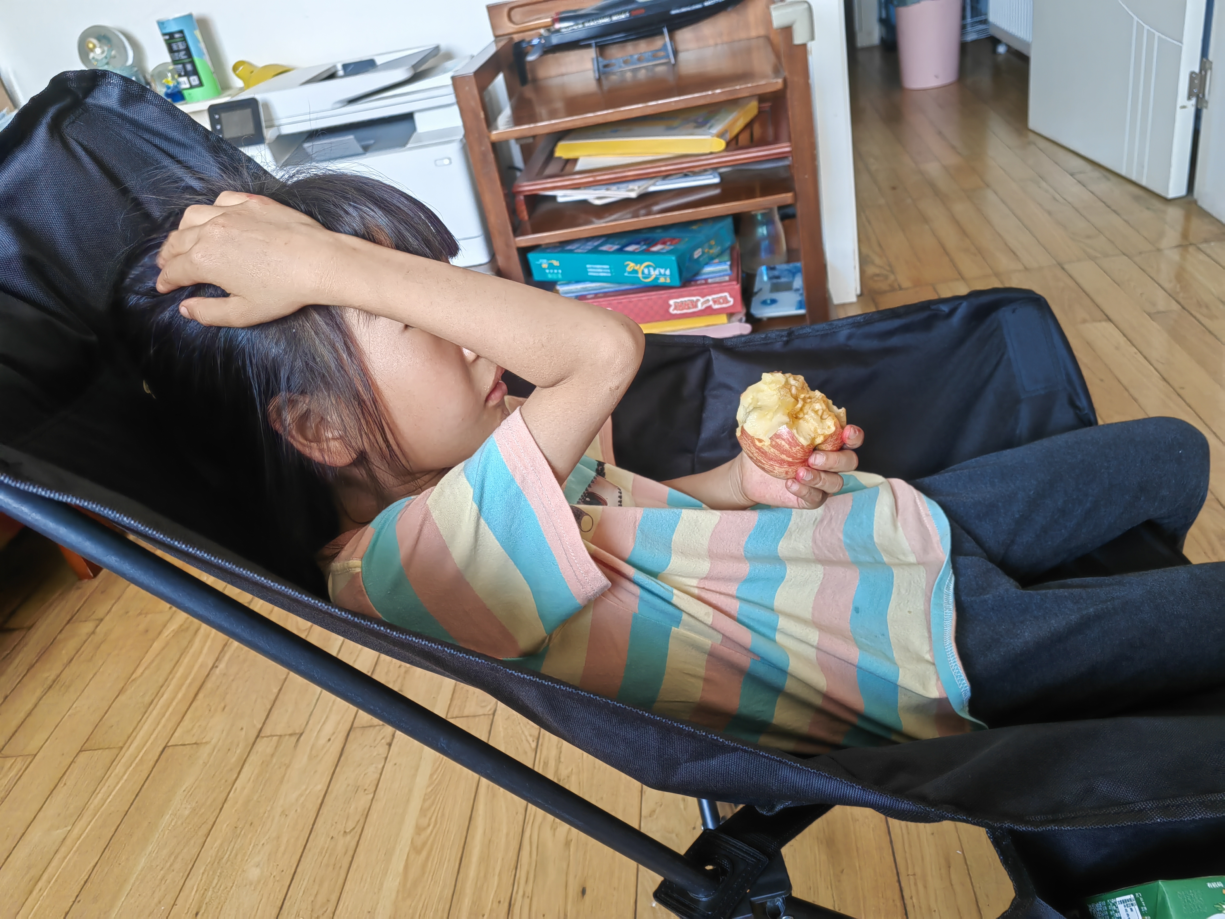 户外折叠扶手椅可躺月亮椅可坐休闲高背便携式折叠钓鱼躺椅 【三档调节】可躺高背月亮椅防侧翻-黑色 实拍图