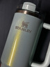 STANLEY 拎拎杯吸管杯水杯保温杯大容量办公车载不锈钢杯子591ML-霜白  实拍图