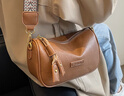 酷奇袋鼠今年流行波士顿包包四季复古2025七夕宽带斜挎包女百搭小包枕头包 棕色 实拍图