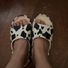 卡帝乐鳄鱼拖鞋女踩屎感居家拖鞋一字拖浴室凉拖鞋子女 0824 奶牛 36-37 实拍图
