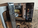 美的（Midea）小旋风空气炸微波炉烤箱一体机 800W变频  不锈钢腔体 智能解冻  低噪音23L（C2F1） 实拍图
