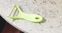 SAFEBET1/2个装 陶瓷水果刨 水果削皮刀厨房多功能刨皮刀削苹果刀刮皮 2个装-不同颜色 实拍图