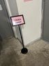 易利丰（elifo）不锈钢可伸缩立牌展示牌水牌展示架立式广告牌指示牌引导牌支架子菜单展板 直角a4黑色1个装 实拍图