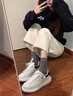 H8小白鞋2025新款秋季百搭莆田鞋子情侣男女内增高厚底休闲运动板鞋 白色-黑皮尾（礼盒装） 37 女码 实拍图