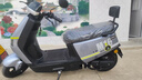 五羊【官方正品】2025款电动摩托车NFC解锁大功率电动车俩轮代步电摩男女时尚电动踏板车 星球灰/速度70M/前后双碟/靠背板 72V22A/全新石墨烯电池/木架发货 实拍图