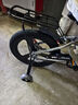 凤凰（Phoenix）儿童自行车男孩女孩脚踏车自行车3-12岁童车单车双碟刹带辅助轮 极氪一体轮+银色+辅助轮（后座款） 18寸(适合120-140cm) 实拍图