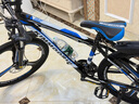 金武端自行车成人山地车公路赛车单车骑行变速超轻越野中学生初中青少年 尊享版-三刀轮-黑蓝色【铝架】 26寸30速 实拍图